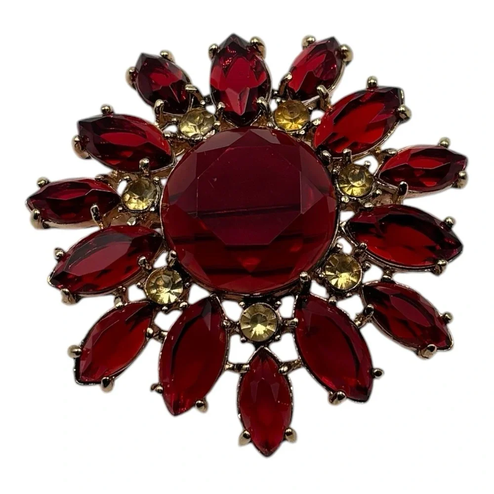 Vintage Monet Red & Amber Faceted Glass Rhinestone Starburst Brooch Gold Tone 2